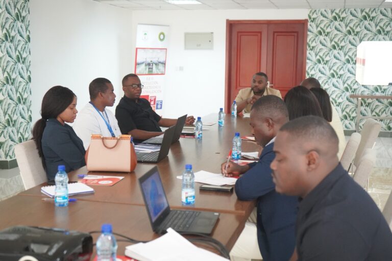 PNUD y ANDEGE exploran alianzas para impulsar la diversificación económica y el desarrollo de las MIPYMES