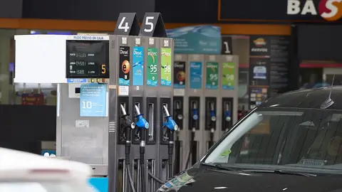 La guerra en Oriente Medio hace subir los precios del petróleo y golpea la economía mundial