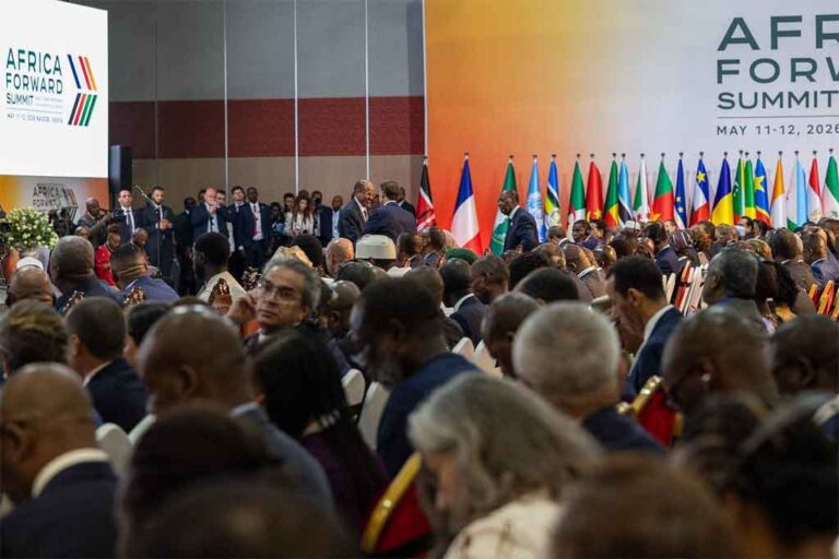 Francia anuncia inversión de 23.000 millones de euros para África con foco en energía, IA e infraestructura