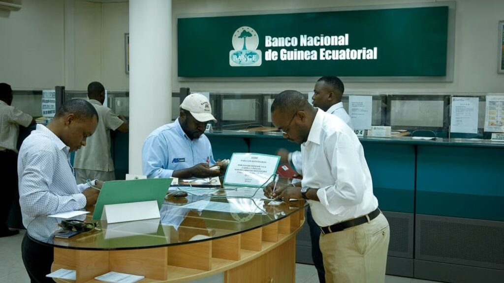 BANGE y SGBGE (Vista Bank) controlan el 92% del crédito bancario en el cuarto trimestre de 2025