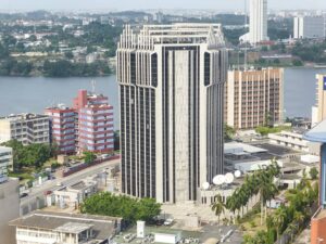 Los bancos centrales africanos analizan mantener las tasas de interés ante el aumento de los riesgos de inflación