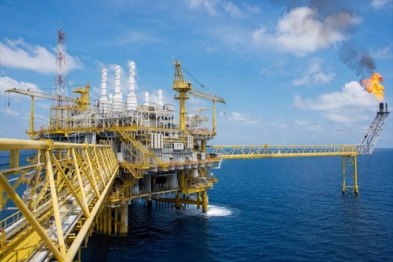 Guinea Ecuatorial cambia de motor: los servicios ganarán peso mientras cae el petróleo