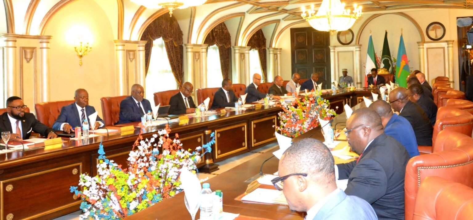 Obiang Nguema Mbasogo impulsa los Presupuestos 2027, empleo y la creación del Colegio Nacional de Expertos Contables durante el Consejo de Ministros